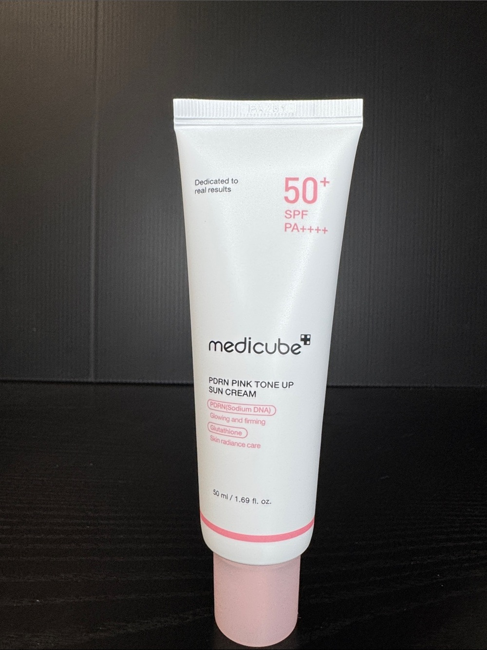 medicube PDRN Pink Tone Up Sun Cream SPF 50+ - Picture 2 of 4
